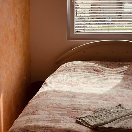Apartment Silence B Pluzine Luaran gambar