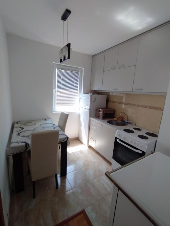 Apartment Silence B Pluzine Luaran gambar