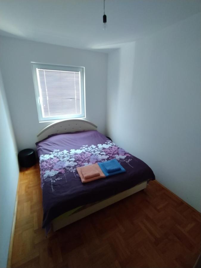 Apartment Silence B Pluzine Luaran gambar