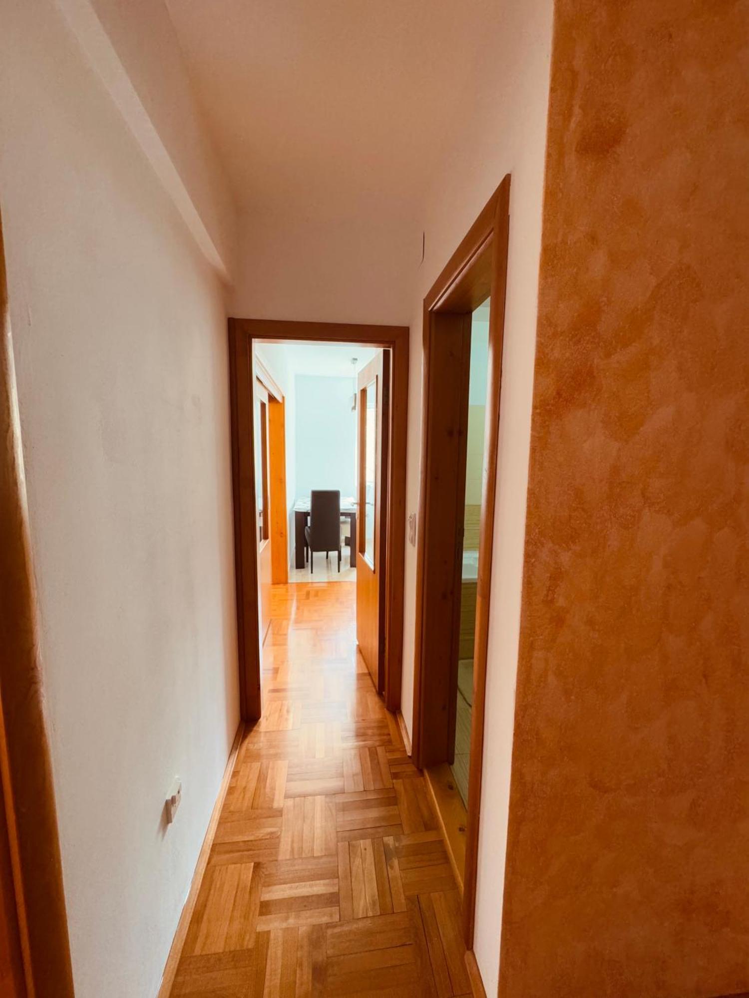 Apartment Silence B Pluzine Luaran gambar
