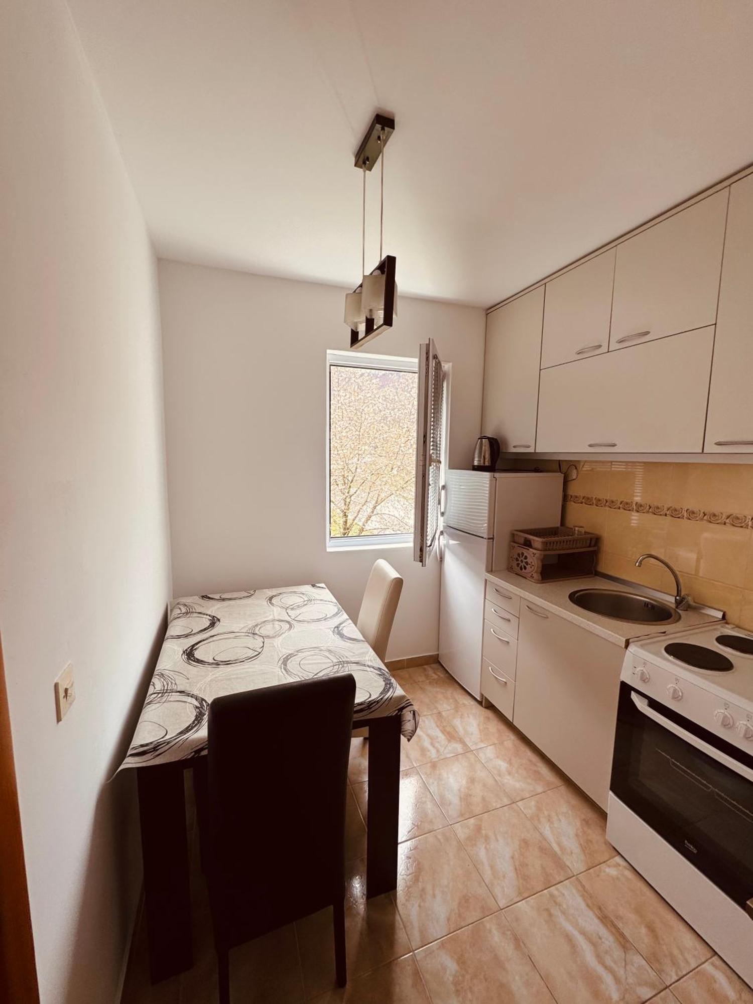 Apartment Silence B Pluzine Luaran gambar