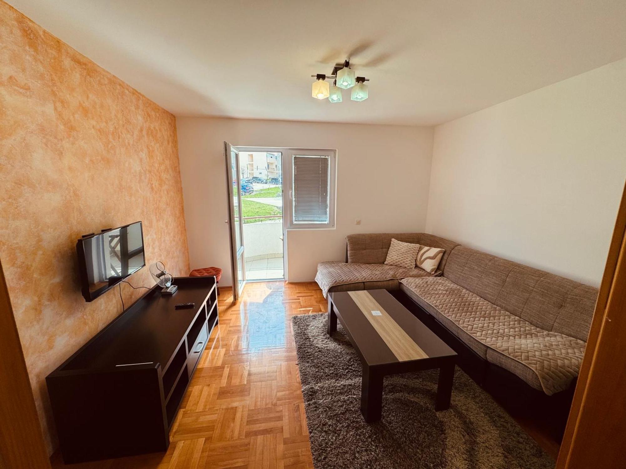 Apartment Silence B Pluzine Luaran gambar