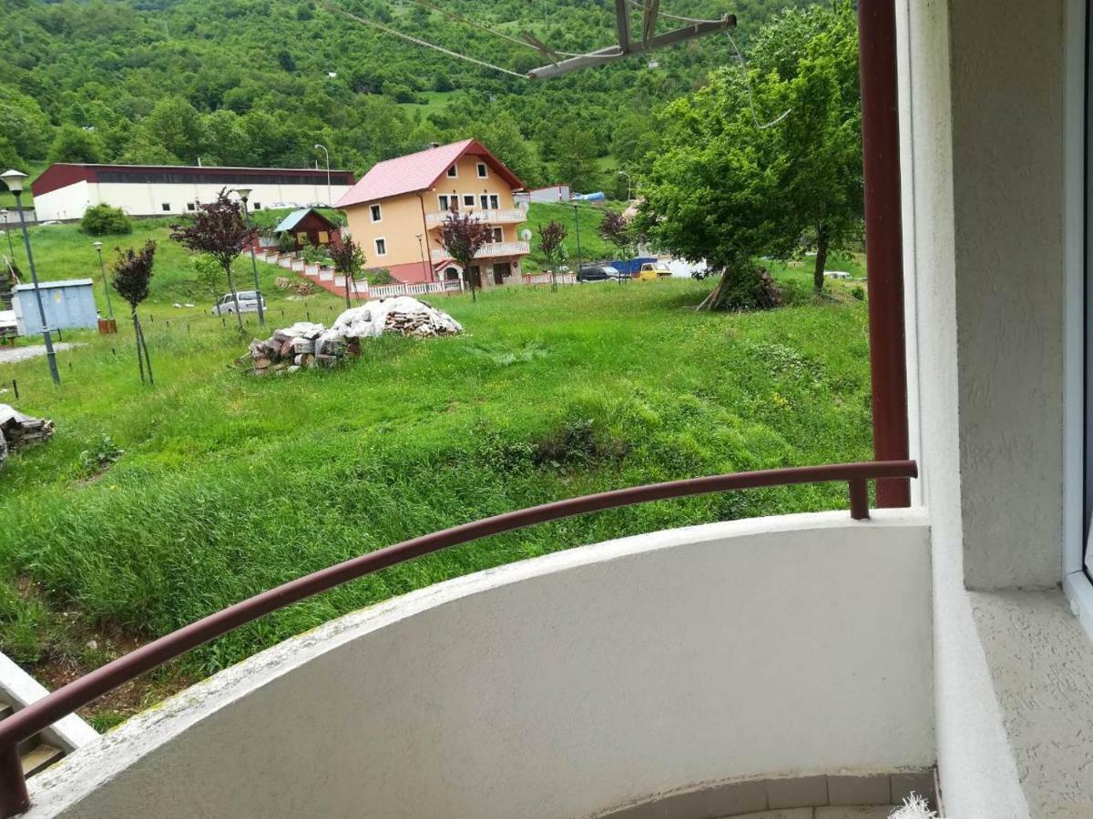 Apartment Silence B Pluzine Luaran gambar